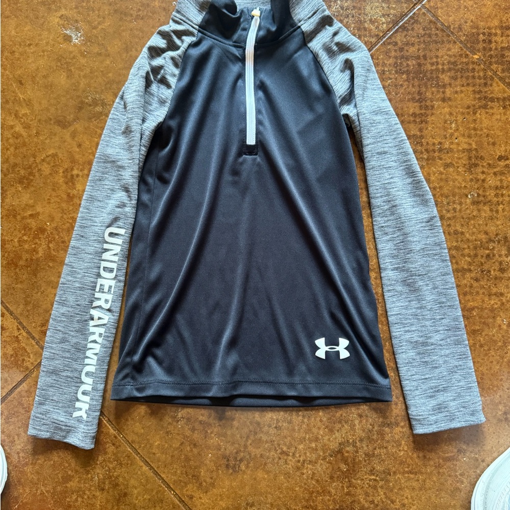 Under Armour Gray Athletic Shirt